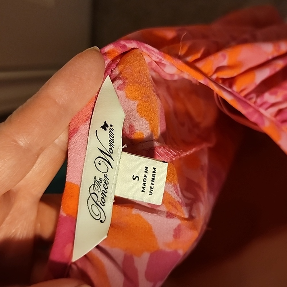 NWT The Pioneer Woman Keyhole Blouse - Picture 5 of 5